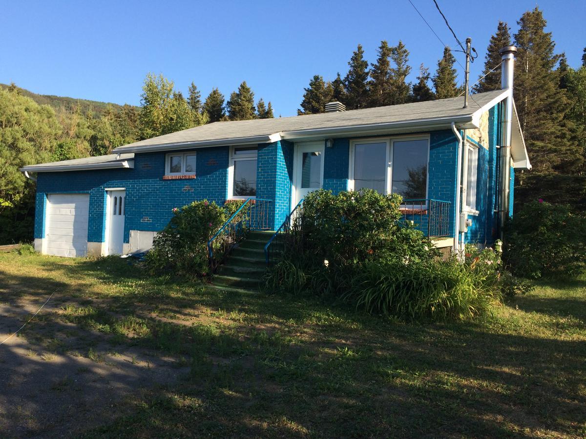 Maison Bleue Sainte Anne des Monts Exterior photo